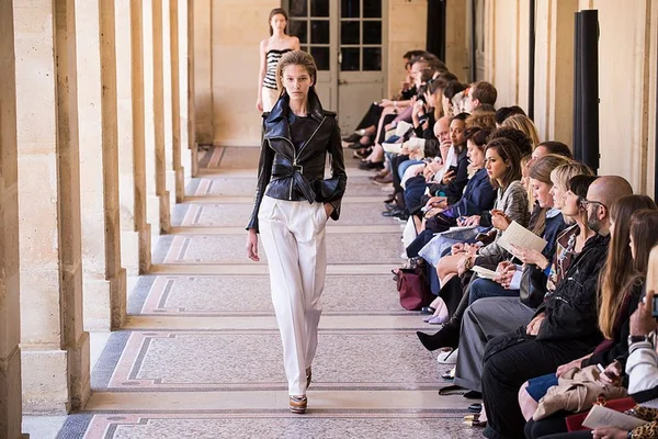 Alta-Costura: Bouchra Jarrar retorna e estreantes prometem