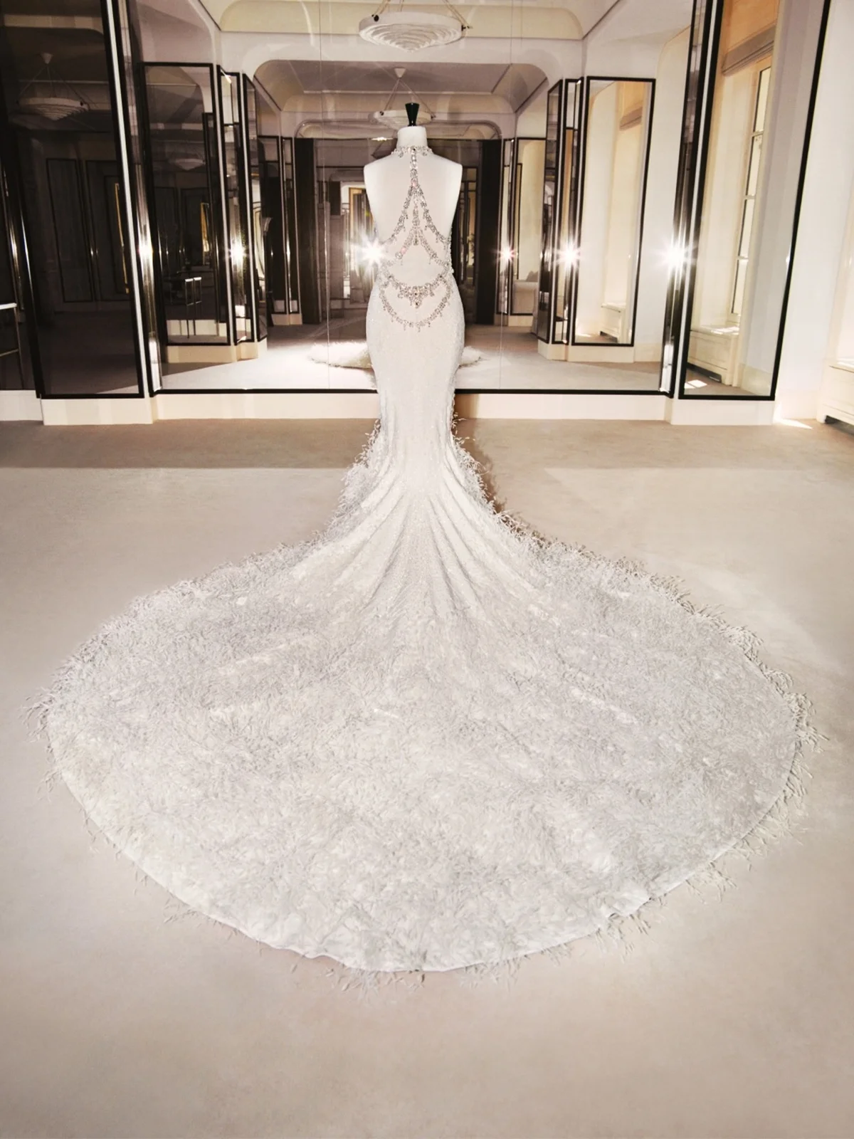 Detalhes do vestido compartilhados pela Chanel Detalhes do vestido compartilhados pela Chanel
