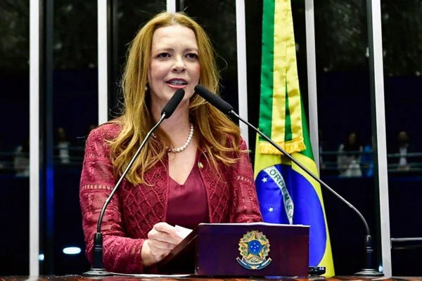imagem colorida senadora janaina farias ex-secretária de Educação