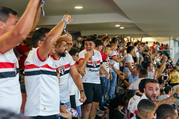 Jogo histórico de São Paulo e Velo Clube agita Camarote Metrópoles