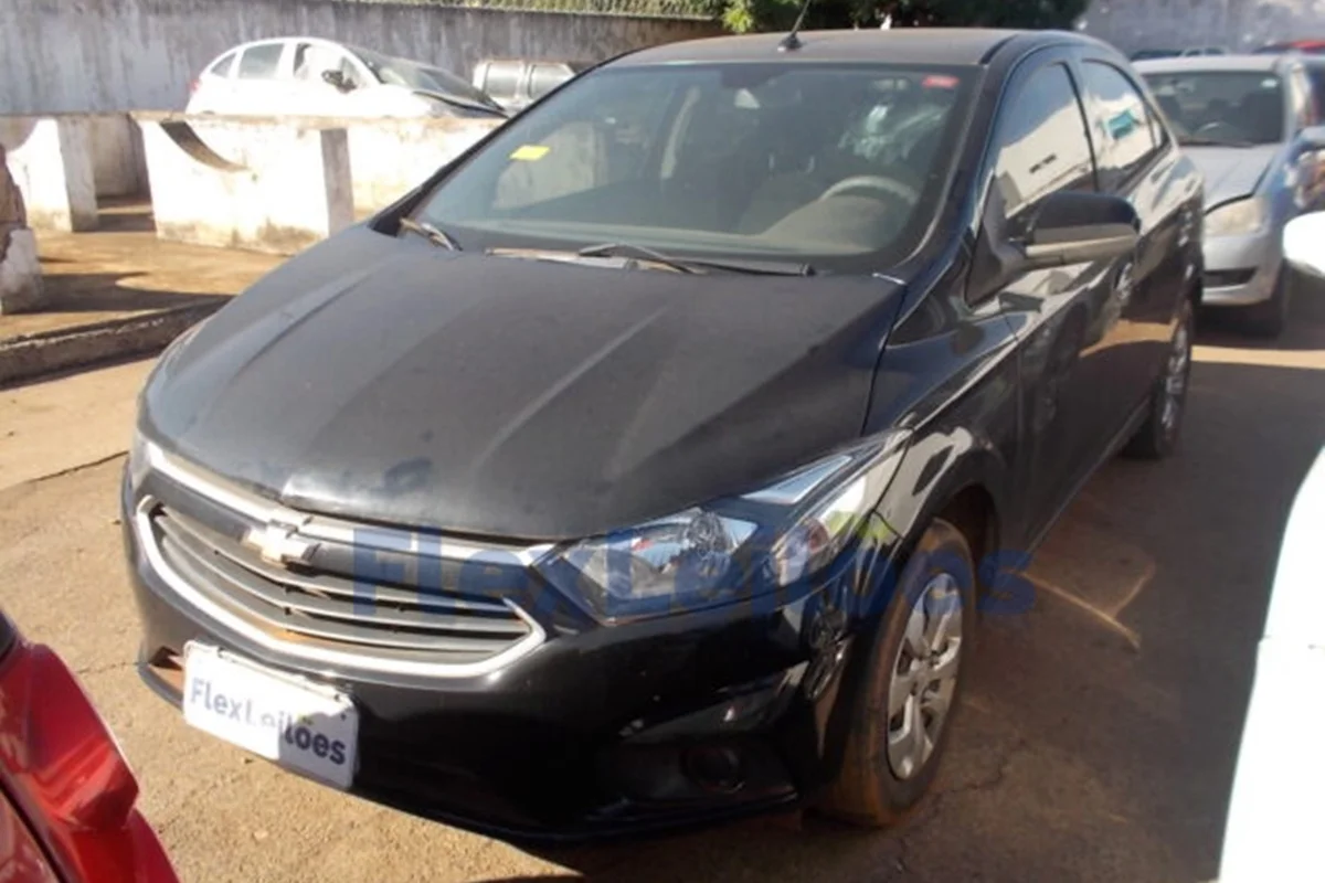 Chevrolet Onix 1.0MT LT 2016 R$ 4,5 mil Chevrolet Onix 1.0MT LT 2016 R$ 4,5 mil