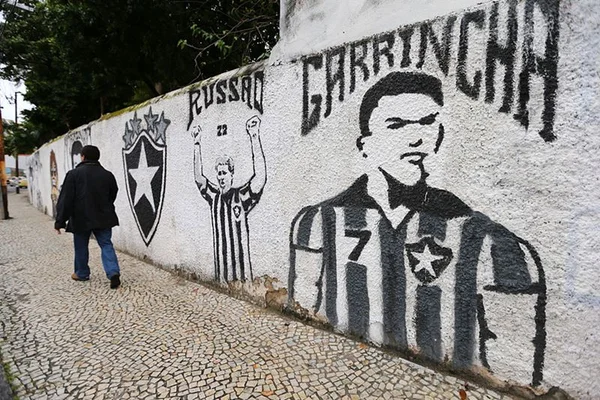 Imagem colorida muro dos ídolos botafogo