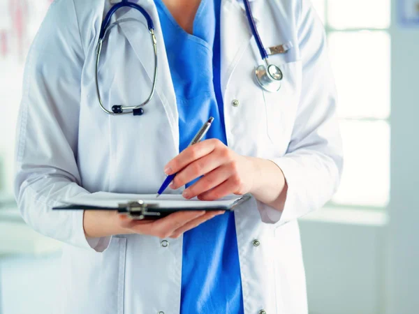 Médico - Metrópoles