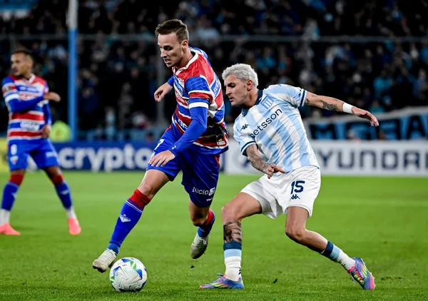 Imagem colorida da partida entre Racing x Fortaleza, pela Libertadores