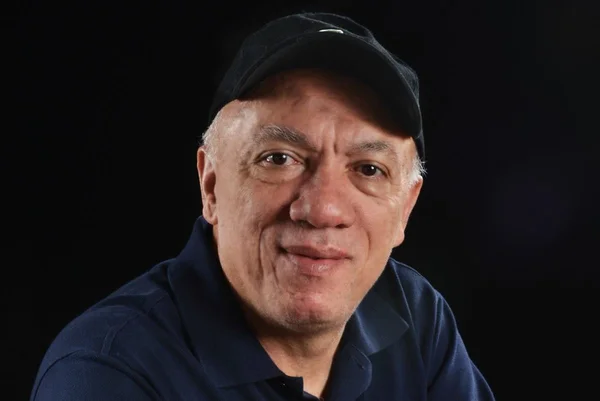 Jornalista José Edward Lima lança livro Poemas Vagabundos em Brasília