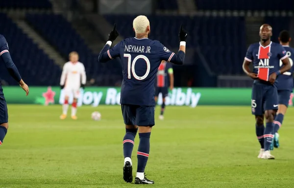 Neymar marca na Champions