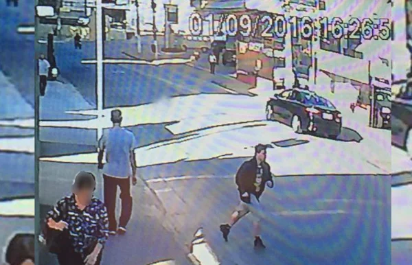 Mulher posta vídeo da tentativa de estupro que sofreu na porta de casa