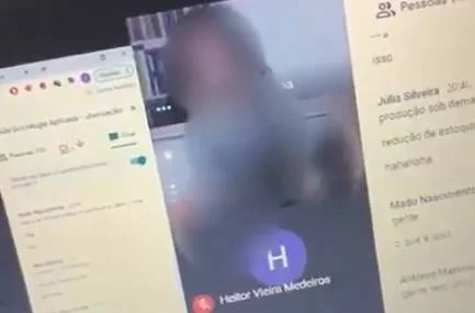 Aluno faz sexo em aula on-line