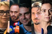 Rogéria Bolsonaro, Carlos Bolsonaro, Flávio Bolsonaro, Jair Renan Bolsonaro e Michelle Bolsonaro Rogéria Bolsonaro, Carlos Bolsonaro, Flávio Bolsonaro, Jair Renan Bolsonaro e Michelle Bolsonaro