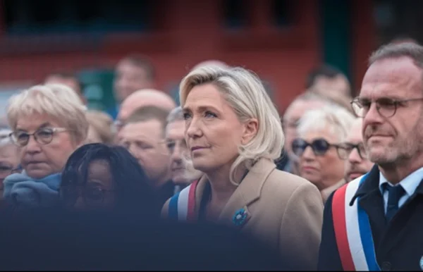 imagem colorida marine Le pen