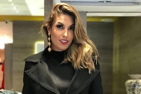 Ex-jogadora de vôlei tem carro baleado em tentativa de assalto no Rio