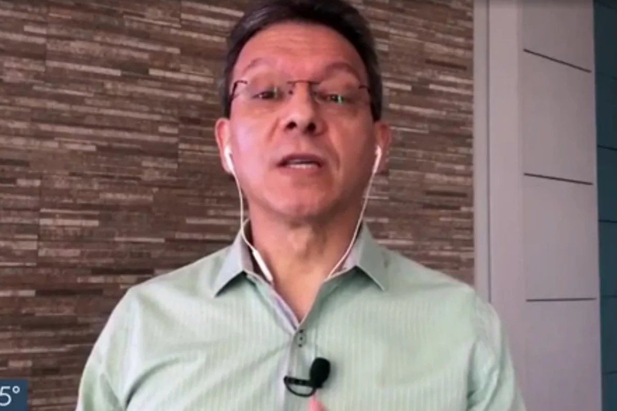 Luiz Antônio Silva comandava o quadro Pergunte ao Doutor Luiz Antônio Silva comandava o quadro Pergunte ao Doutor