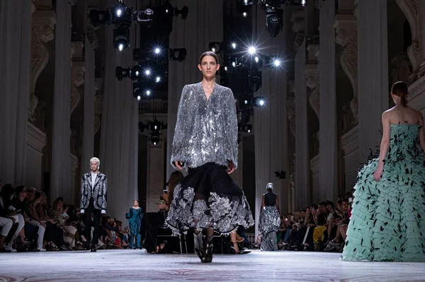 Brasília receberá curso gratuito sobre moda e atualidades neste mês