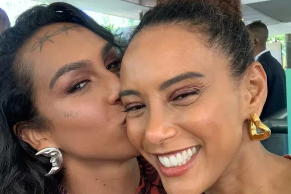 Linn da Quebrada publica foto com Taís Araújo: “Queridinhas da Globo”
