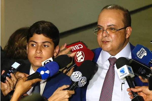 Ibaneis define “meta restrita” de comissionados por secretaria do DF