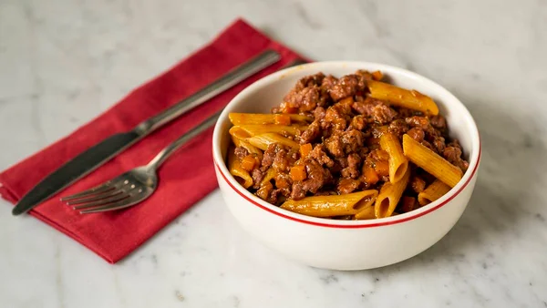 Ragu com penne