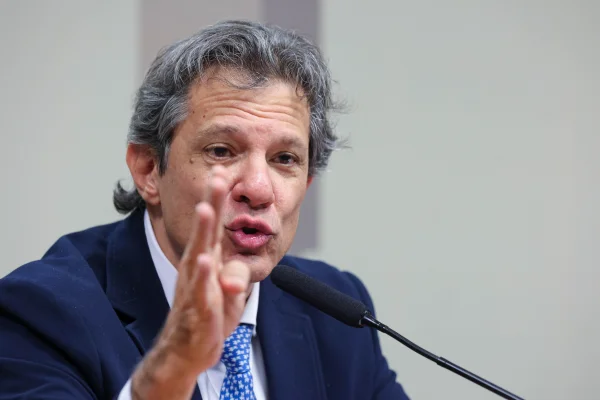 Ministro da Fazenda, Fernando Haddad, é ouvido pela comissão mista que analisa a Medida Provisória (MP) 1303 25, que tributa aplicações financeiras e ativos virtuais Metropoles