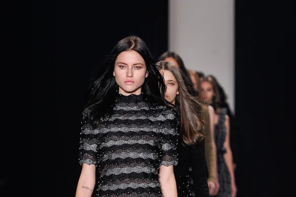 Astrologia, misticismo e povos guerreiros dominam as inspirações do inverno 2016 no SPFW