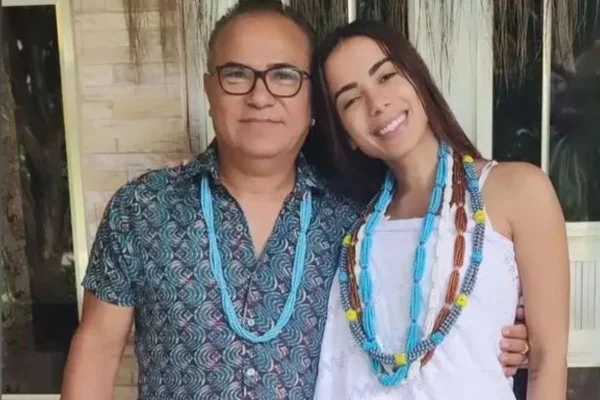 Foto colorida de Anitta e Sérgio Pina - Metrópoles