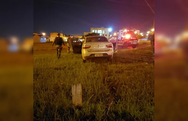 DF: suspeito em carro roubado morre durante troca de tiros com a PM