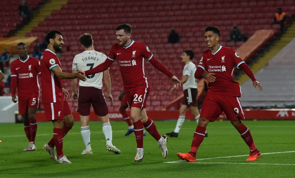 De virada, Liverpool bate Arsenal em casa e mantém 100% na Premier League
