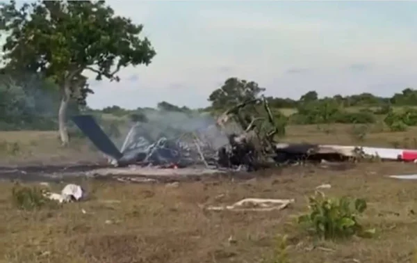 Vídeo mostra destroços do avião que caiu na Bahia e matou uma pessoa