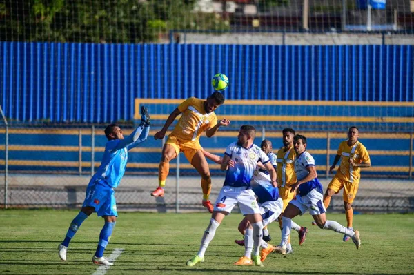 CBF define arbitragem para Costa Rica-MS x Brasiliense