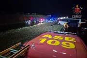 O acidente envolveu um ônibus, um caminhão e um carro de passeio