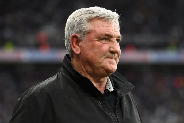Fundo saudita começa renovação no Newcastle com demissão do técnico