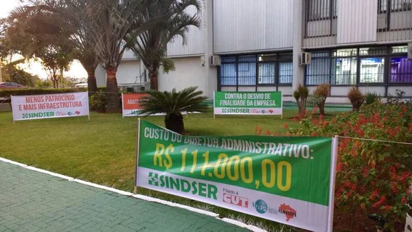 Em greve, servidores da Terracap escancaram supersalários da empresa