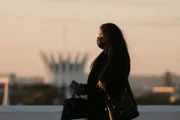 Trabalhadores começam a semana enfrentando frio intenso Trabalhadores começam a semana enfrentando frio intenso