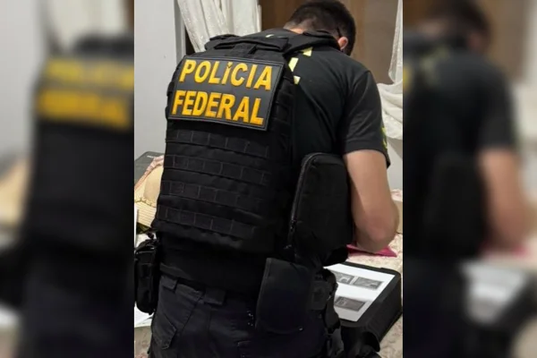 Alvo da PF, quadrilha vendia "sonho americano" por R$ 60 mil