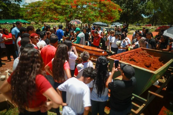 “O mundo está cheio de predadores”, diz tia de menina morta no DF