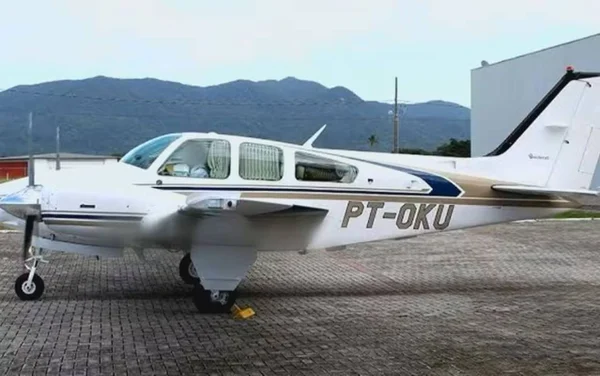 imagem colorida aviao cedido à alego