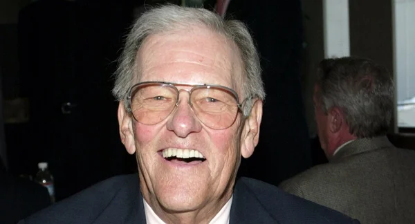 Apresentador Tom Kennedy morre aos 93 anos