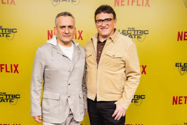 Irmãos Russo dizem que trabalho na Marvel ajudou em filme da Netflix