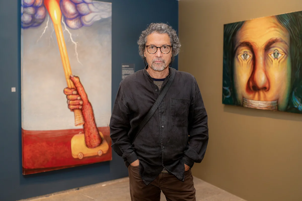 Artista plástico e professor aposentado de desenho, pintura e história da arte da Universidade de Brasília, Nelson Maravalhas expõe três pinturas hipnagógicas na mostra