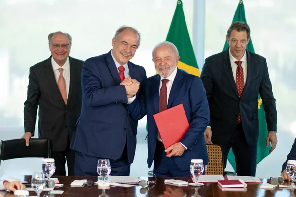 O vice-presidente da República, Geraldo Alckmin, anunciou no Palácio do Planalto uma nova linha de crédito de R$ 12 bilhões