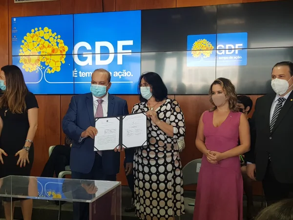 Ibaneis lança no Palácio do Buriti aplicativo Proteja-se