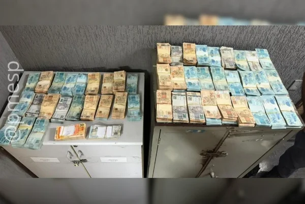 Imagem colorida de dinheiro em espécie. Metrópoles