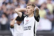 Volante foi contratado junto ao Midtjylland.