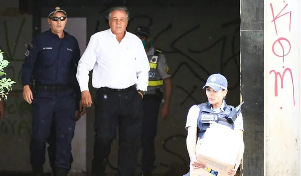 Ex-deputado José Edmar é preso ao entrar com comida em hotel invadido