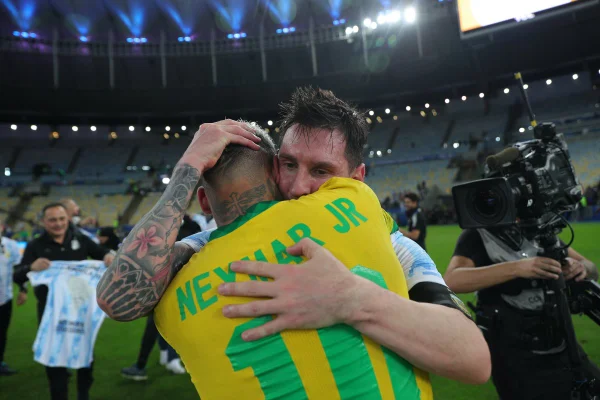 Após derrota, Neymar desabafa e exalta Messi: “Fdp você me ganhou”