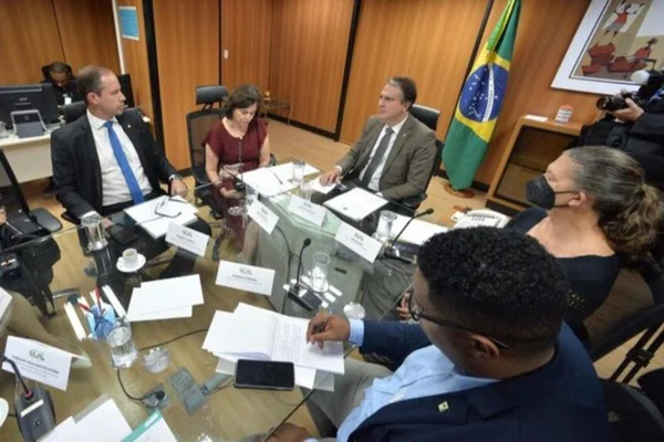 reuniao gt violencia nas escolas - Metrópoles