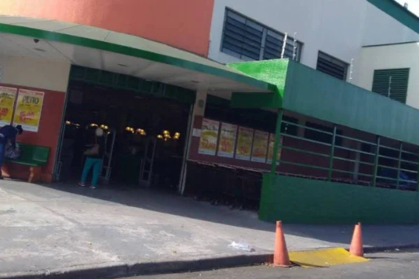 Sonda Supermercado, onde ocorreu roubo com idosa refém - Metrópoles