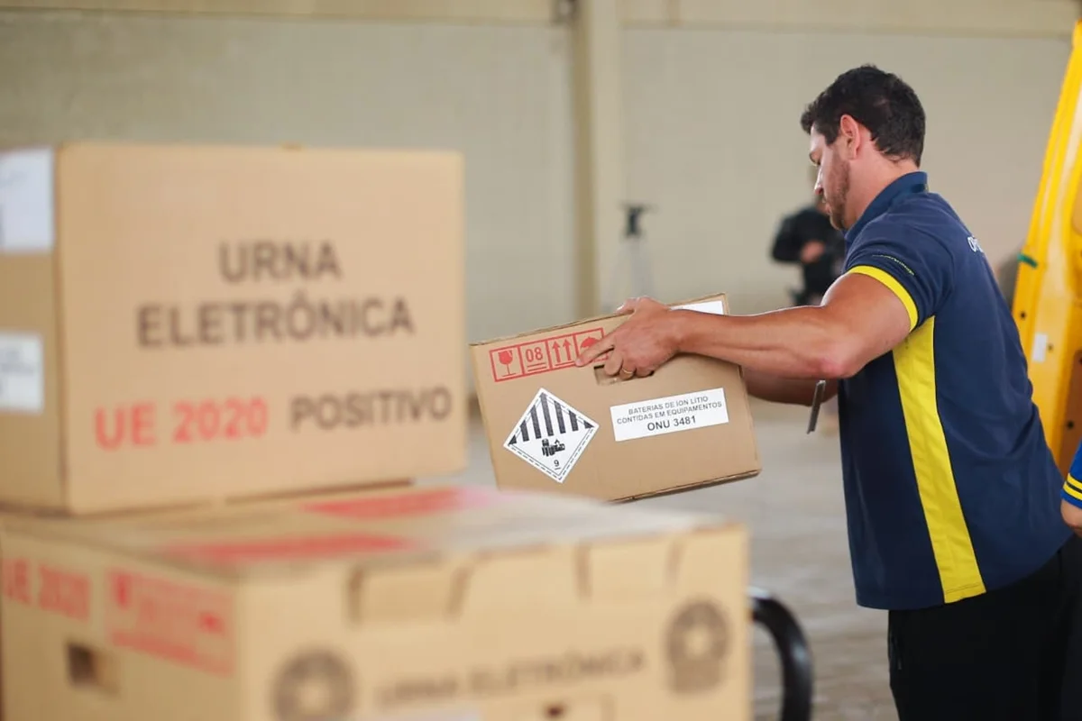TRE começa distribuição de urnas para o 2º turno das eleições no DF - imagem 11 TRE começa distribuição de urnas para o 2º turno das eleições no DF - imagem 11