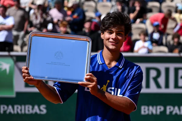 Guto Miguel faz história e conquista título no Roland Garros Jr.