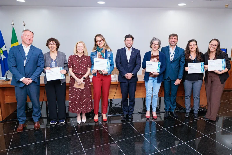 Terceirizados recebem certificado de alfabetização em programa da PGR - imagem 6 Terceirizados recebem certificado de alfabetização em programa da PGR - imagem 6