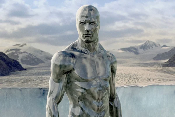 Marvel já está trabalhando no filme do Surfista Prateado, diz site
