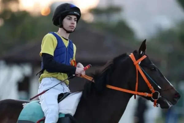 Vídeo mostra acidente que matou jóquei de 16 anos no Rio